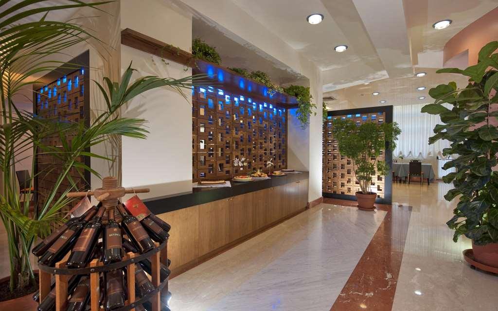 Park Hotel Centro Congressi Potenza Restaurant photo