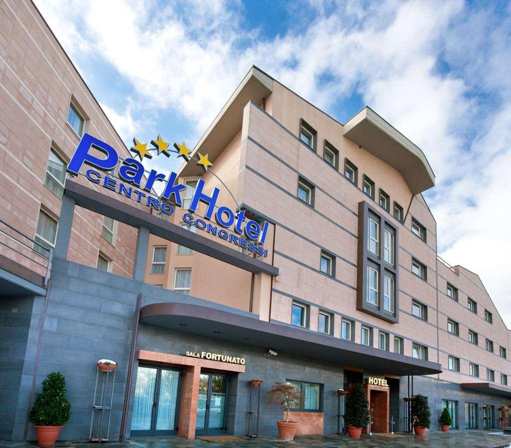 Park Hotel Centro Congressi Potenza Exterior photo
